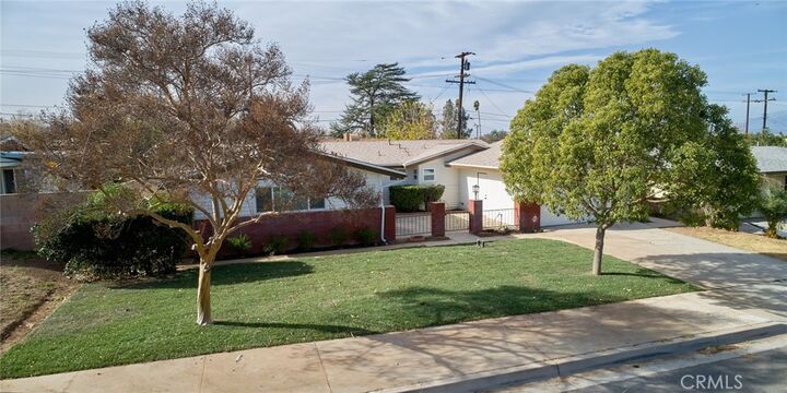 Property Photo:  512 Hastings Street  CA 92373 