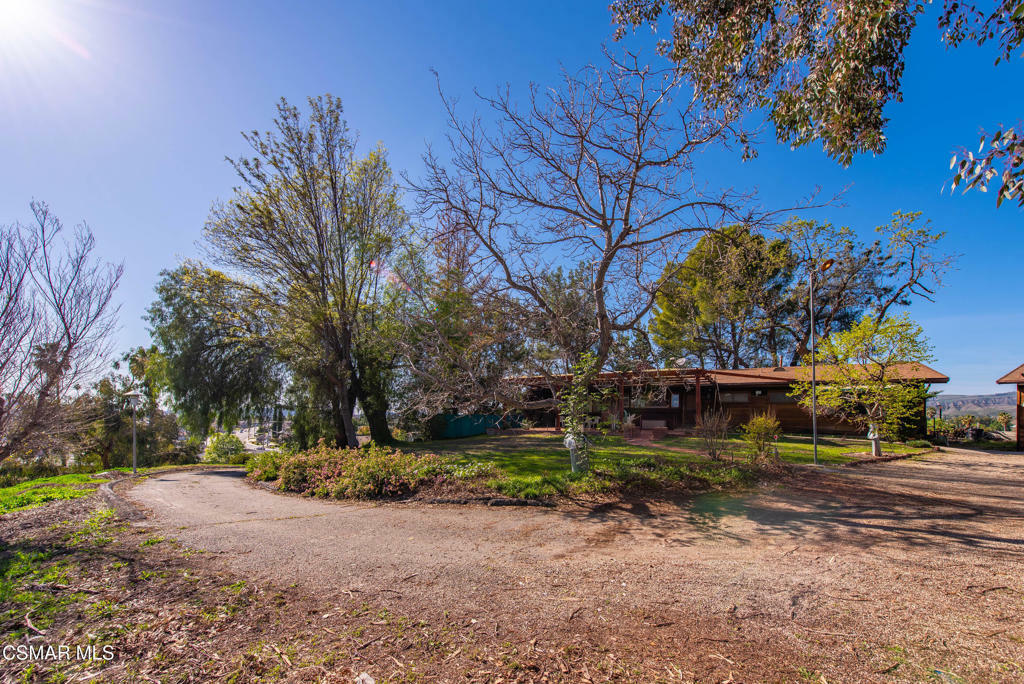 Property Photo:  2844 Royal Avenue  CA 93065 