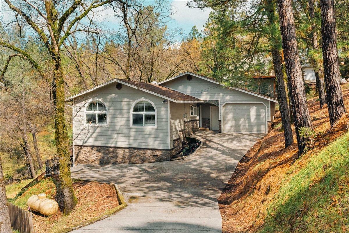 Property Photo: 16924 Oscar Drive CA 95949