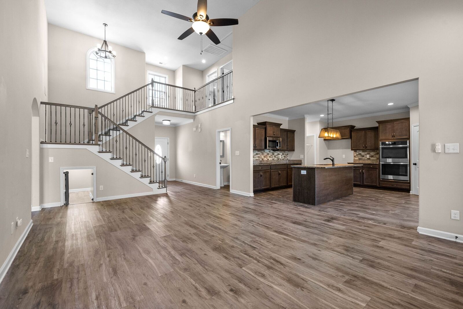 Property Photo: 1585 Kestrel Dr TN 37040