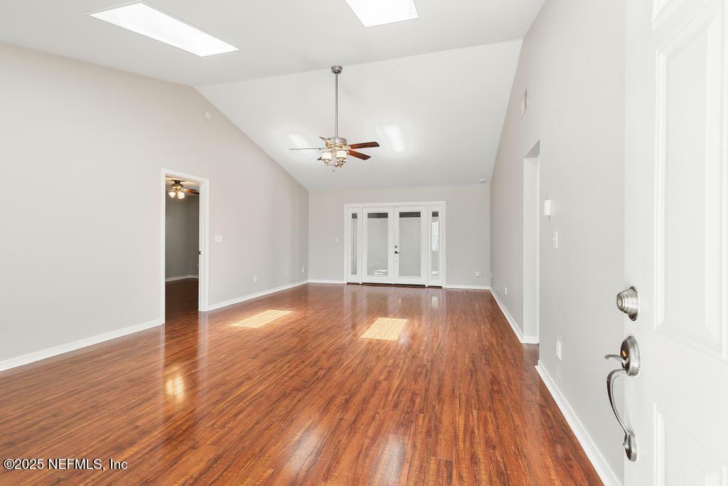 Property Photo: 1974 Acorn Run W FL 32073