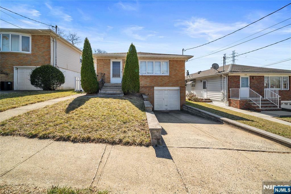 105 Lincoln Avenue  North Arlington NJ 07031 photo