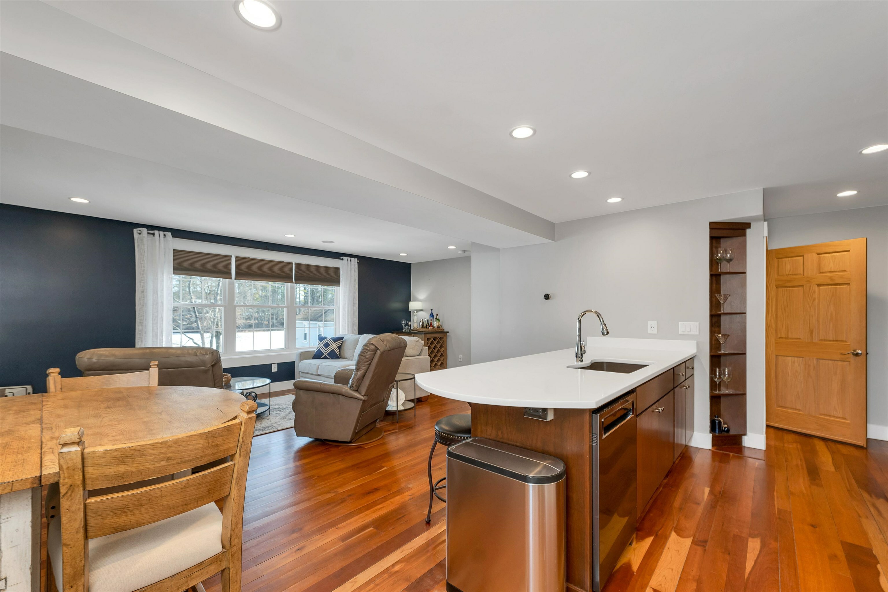 Property Photo: 48 Broadway NH 03031