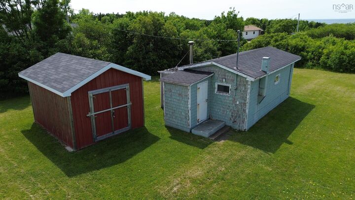 225 Lapointe Road — photo 1