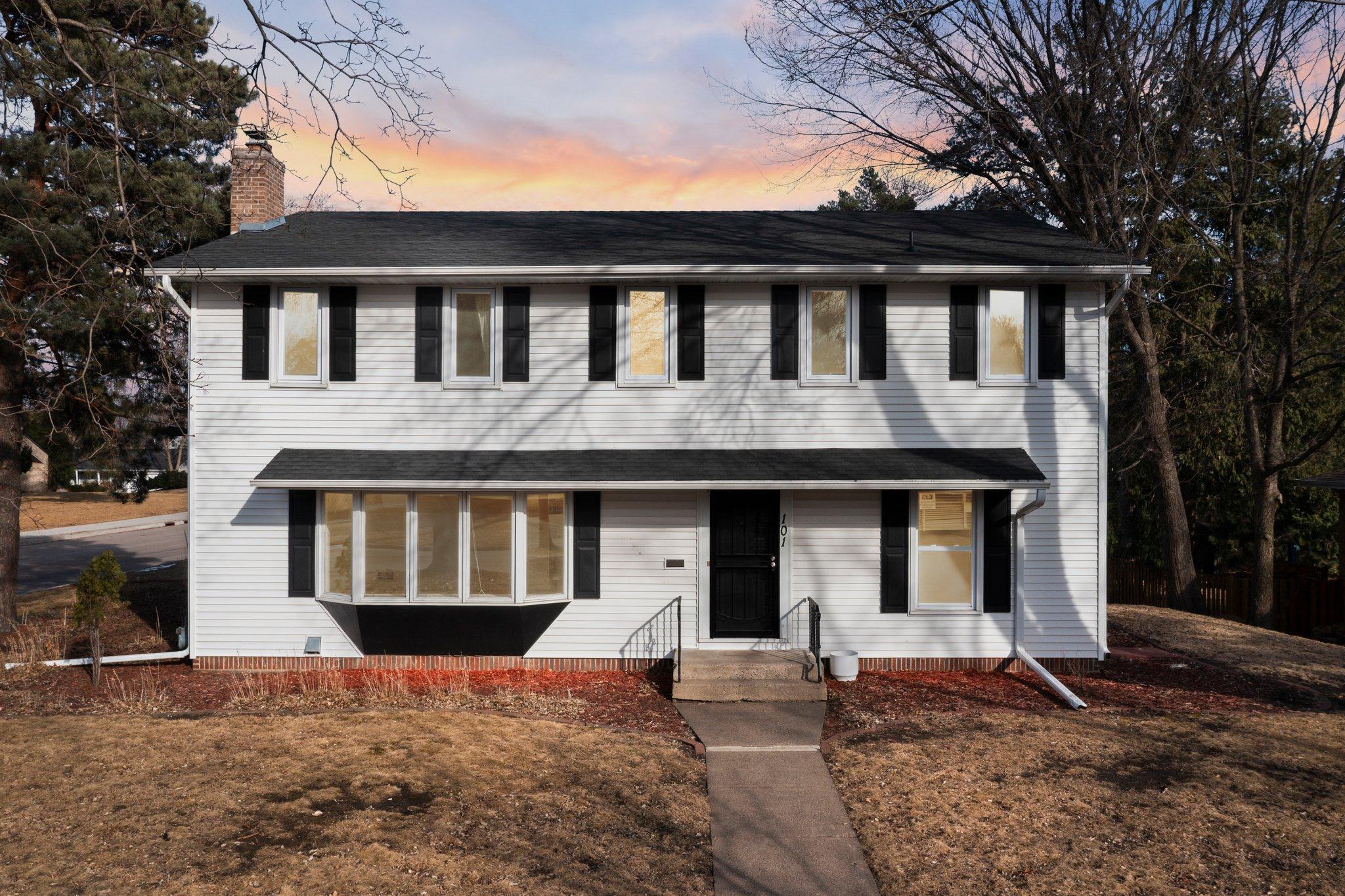 Property Photo: 101 Oakwood Road MN 55343