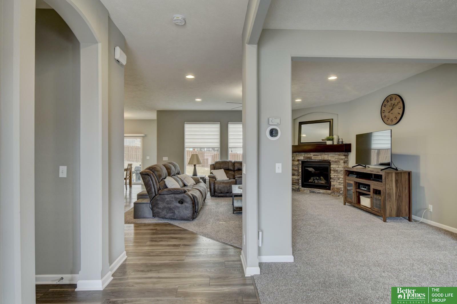 Property Photo: 11518 S 110th Avenue NE 68046