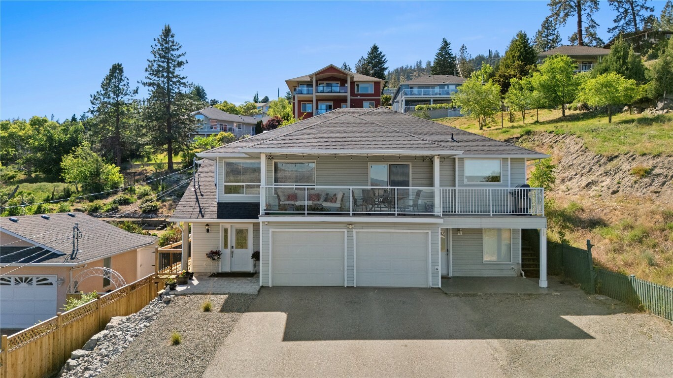 4622 Princeton Avenue  Peachland BC V0H 1X7 photo