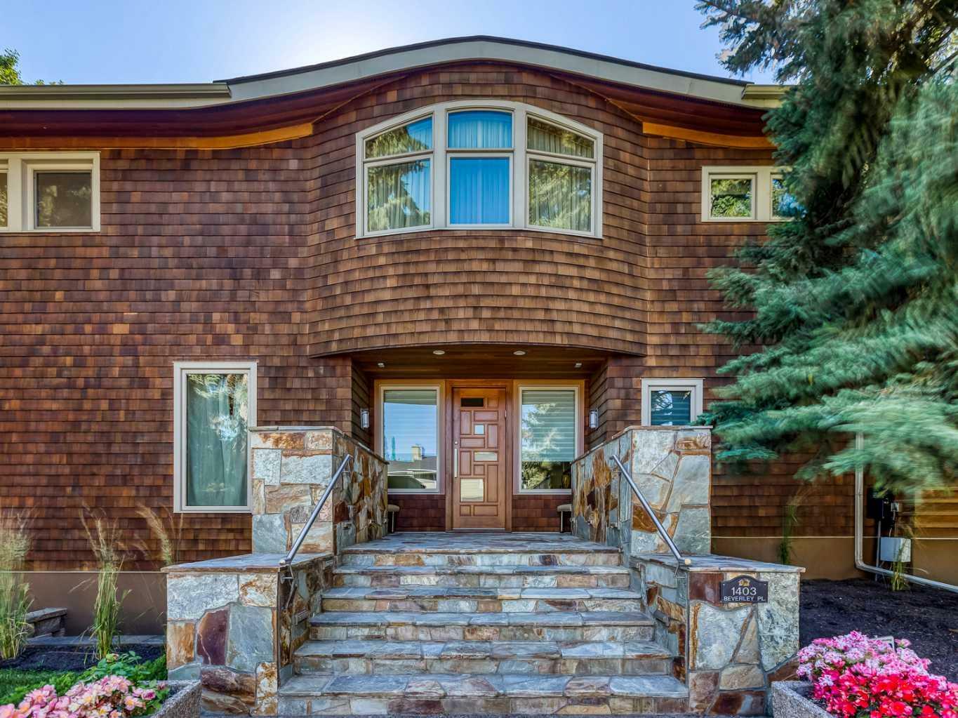 Property Photo: 1403 Beverley Place SW AB T2V 2C7