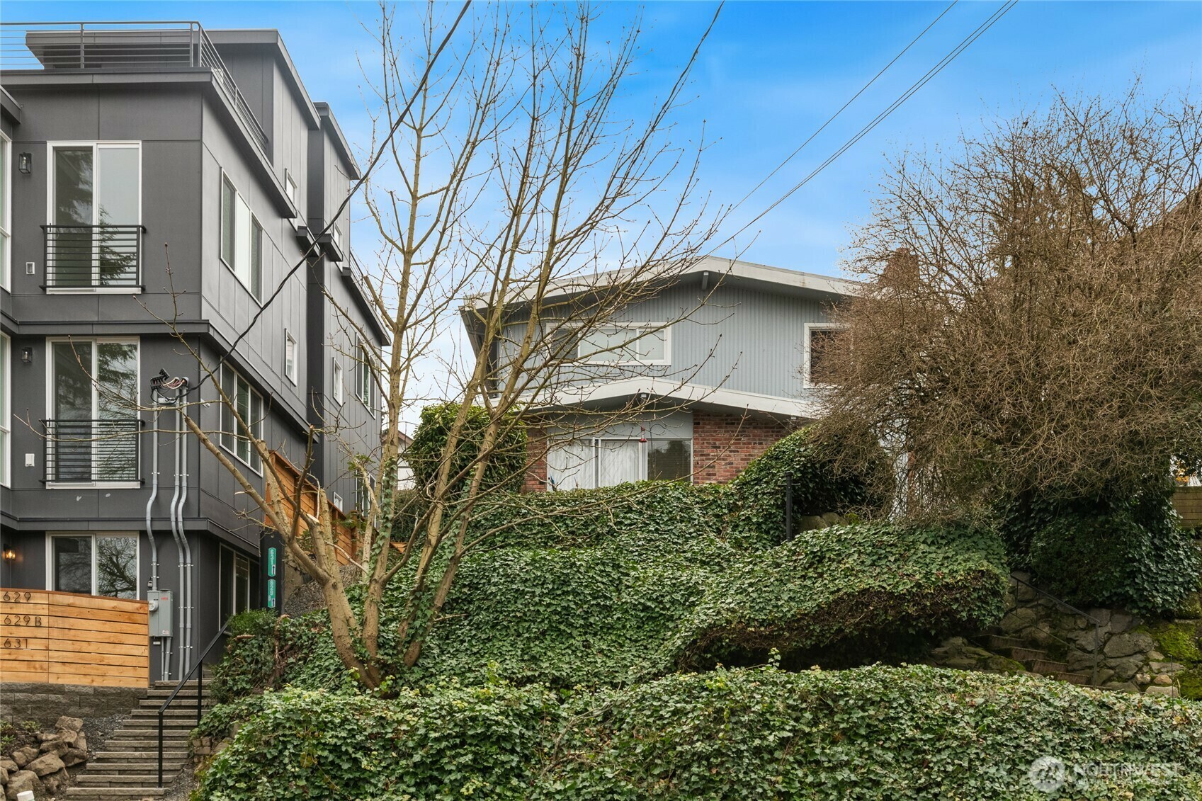 Property Photo: 633 W Emerson Street WA 98119
