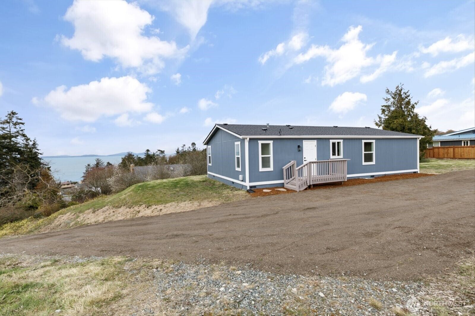 Property Photo:  1456  Lloyd Pl  WA 98277 