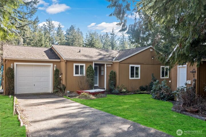 Property Photo: 510 E Madrona Parkway WA 98546