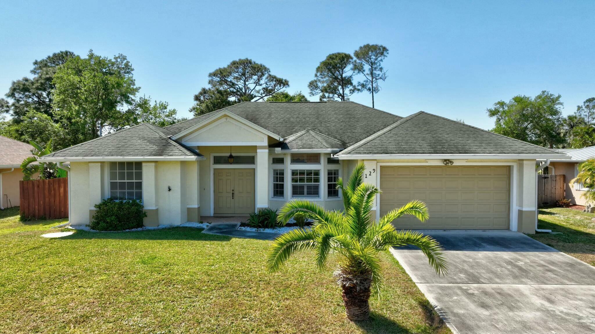 Property Photo: 129 SE Fallon Drive FL 34983