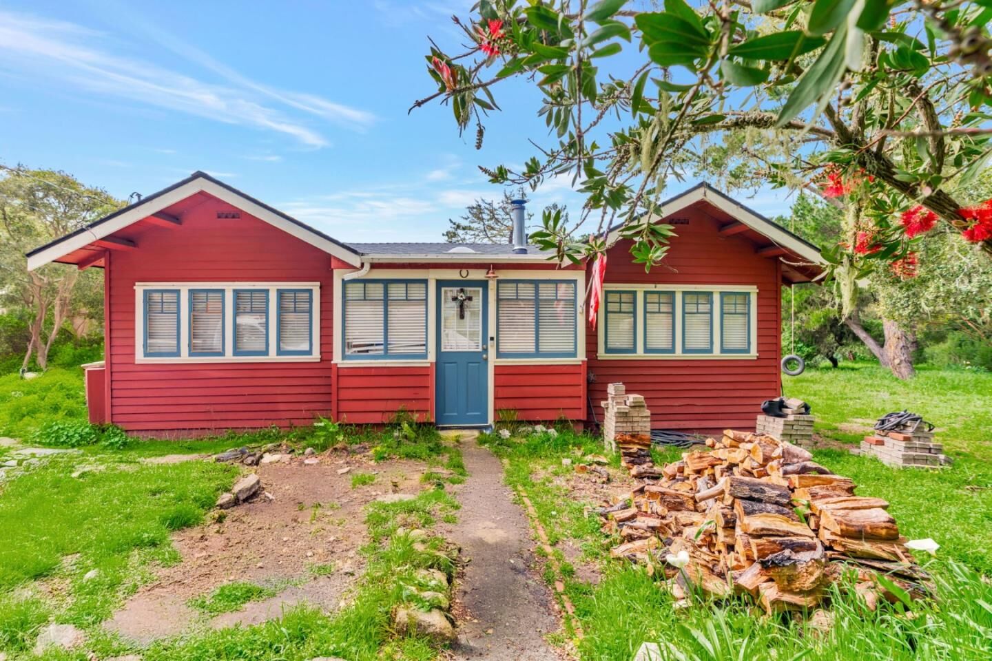 Property Photo:  304 Grove Acre Avenue  CA 93950 