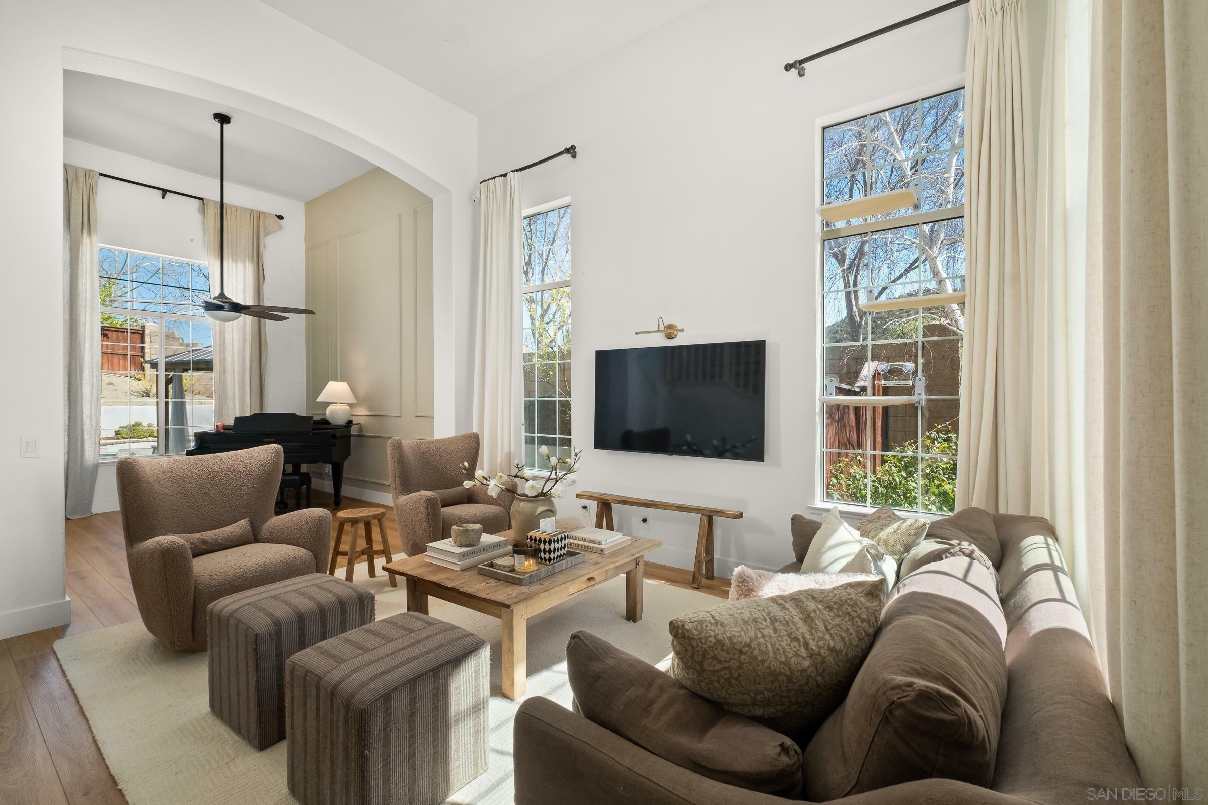 Property Photo: 27954 Canyon Hills Way CA 92563