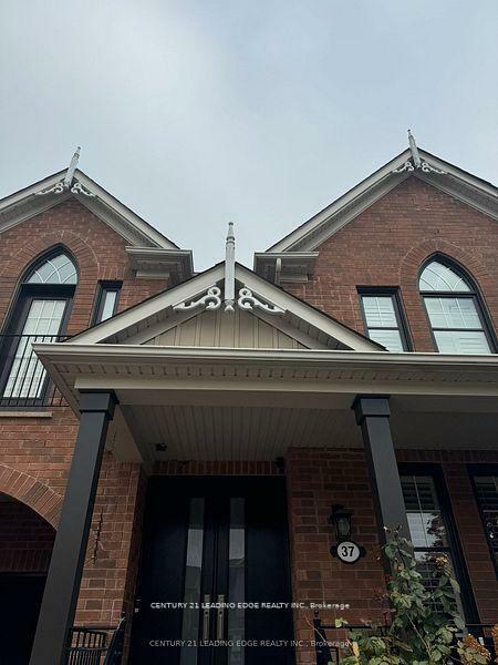 Property Photo: 37 Grice Circle ON L4A 0V7