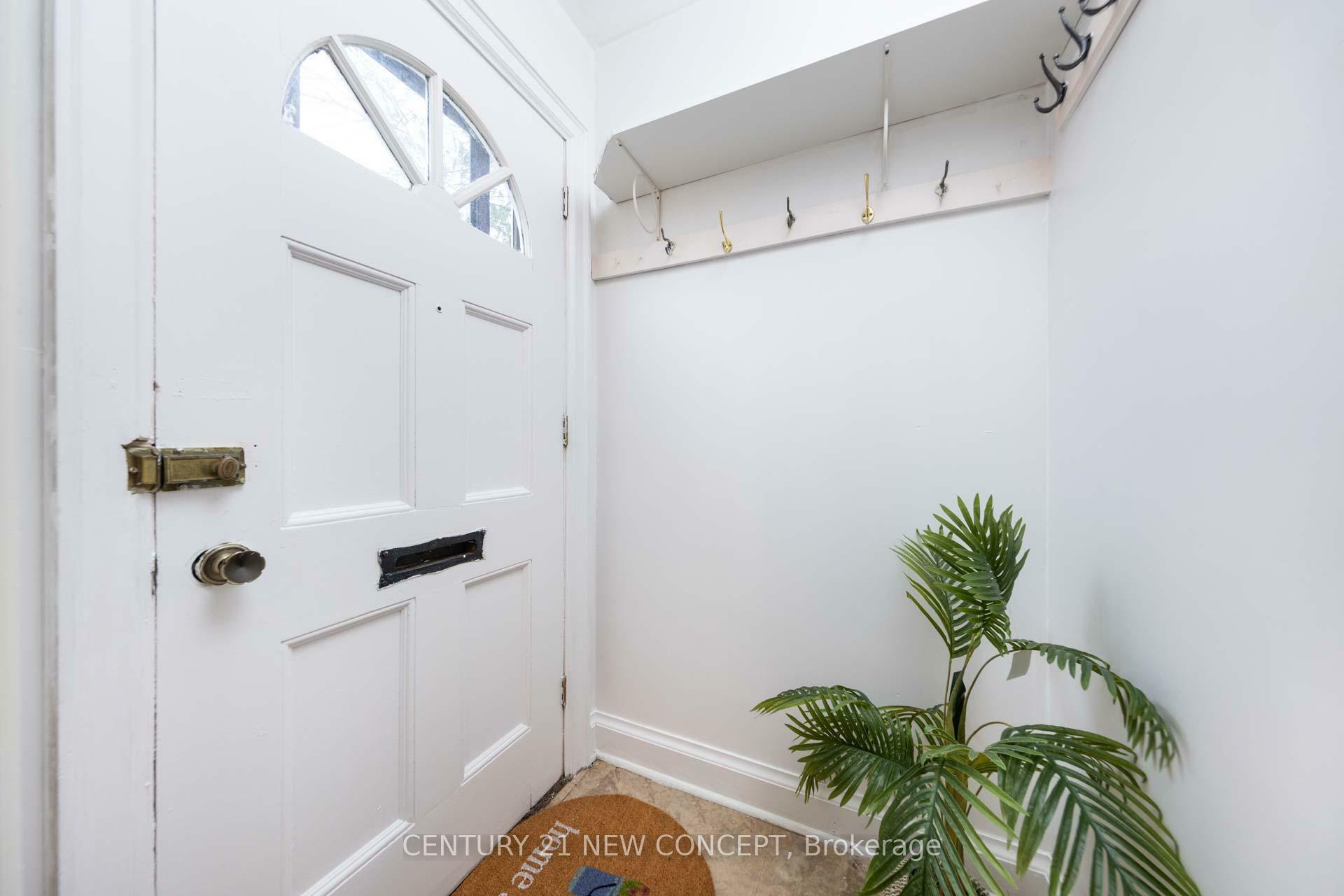 Property Photo: 25 Northcliffe Avenue ON L9H 7B3