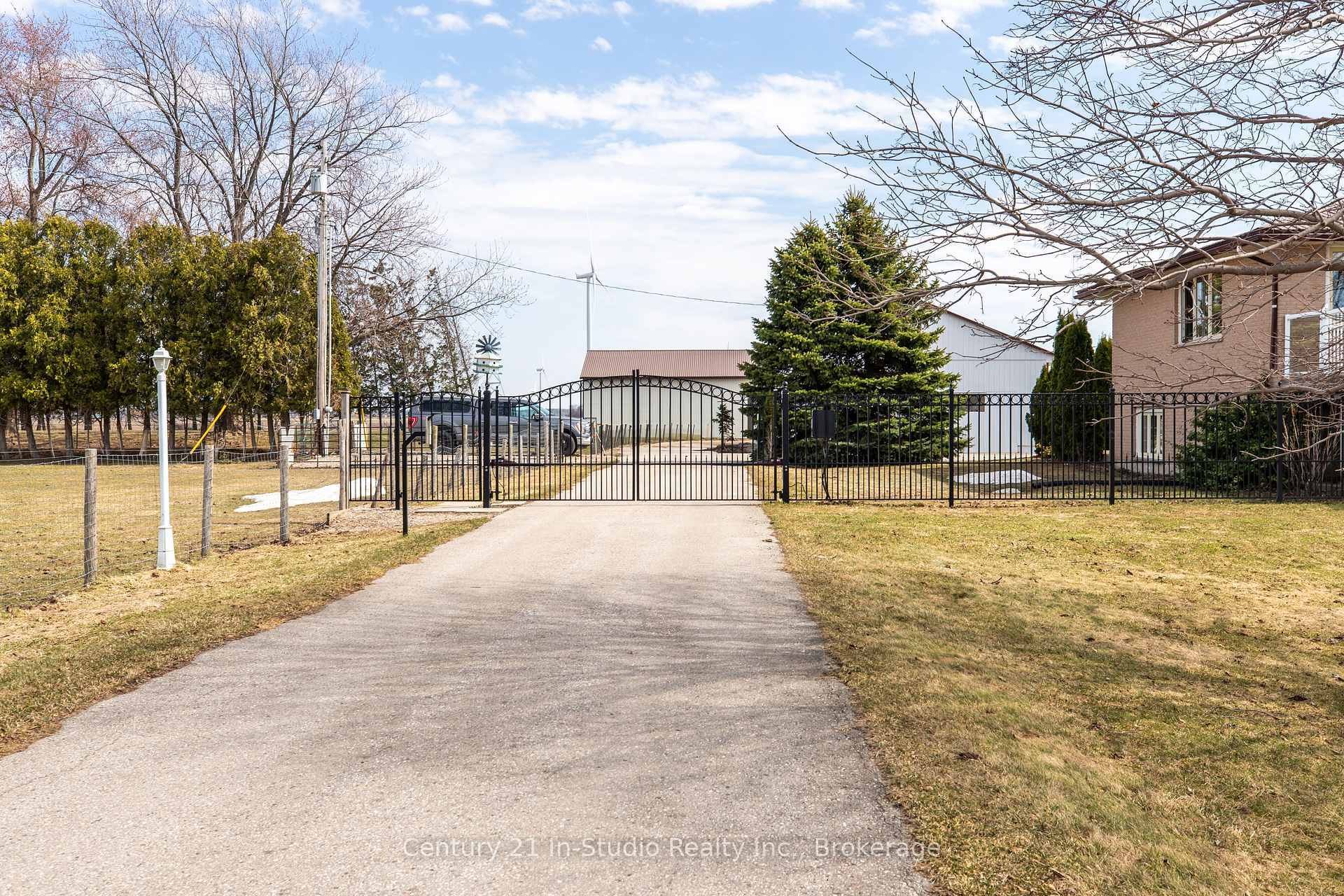 Photo de la propriété: 84298 Bluewater Highway ON N7A 3X9