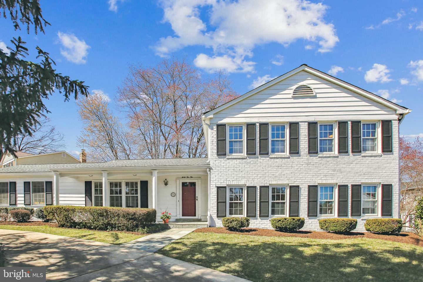 Property Photo: 6210 Kilcullen Drive VA 22101