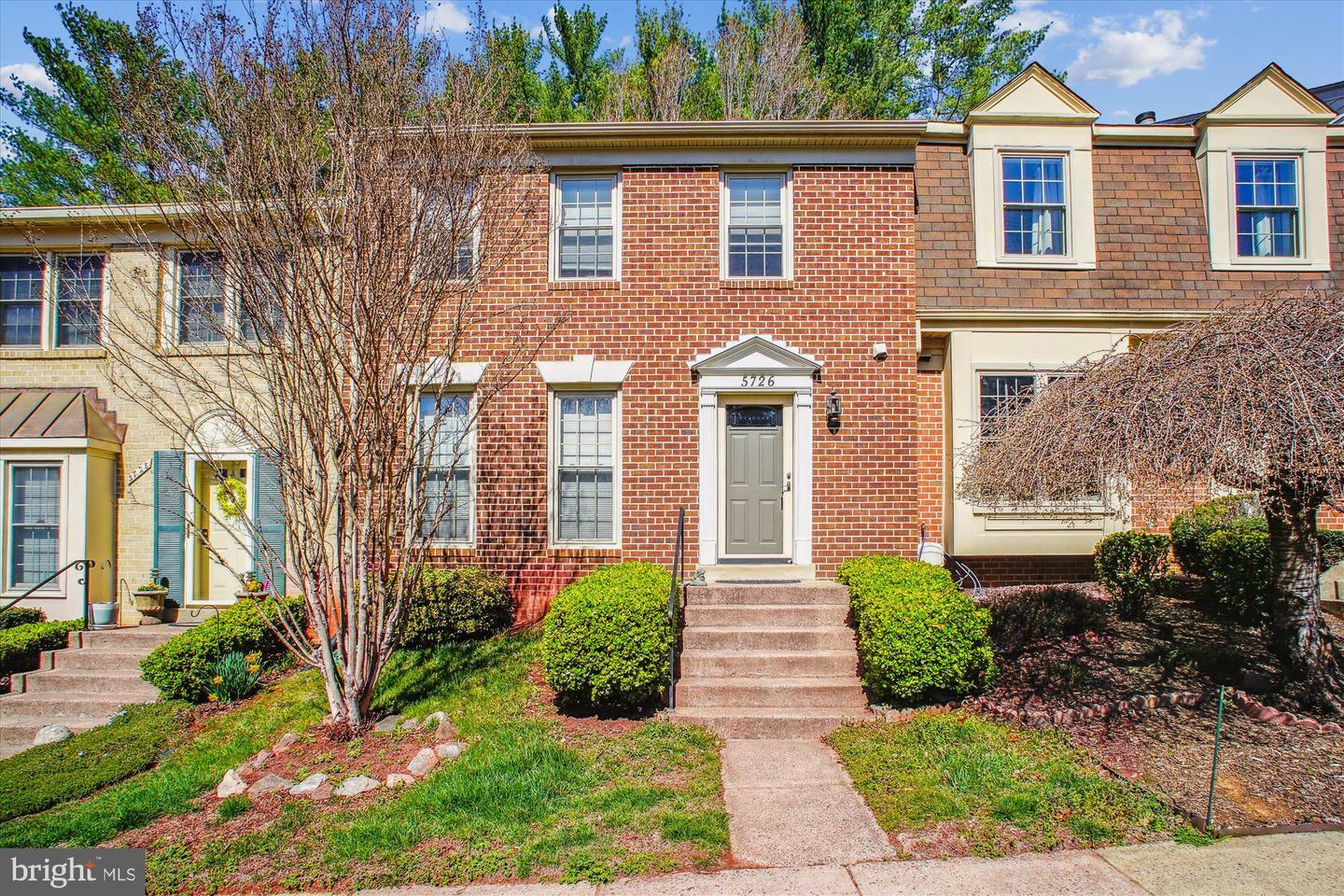 5726 Crownleigh Court  Burke VA 22015 photo