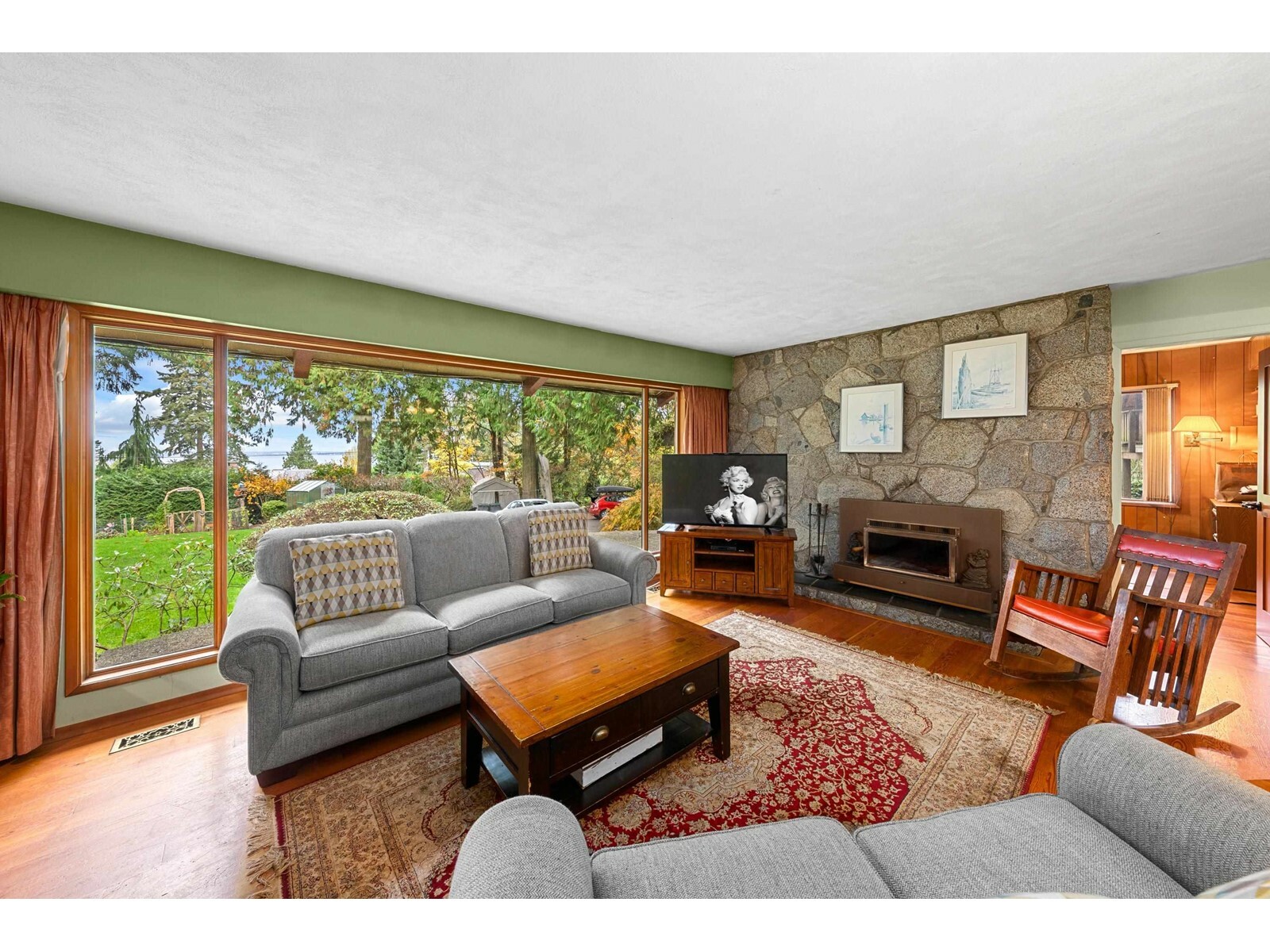 Property Photo: 2574 Crescent BC V4A 3K2