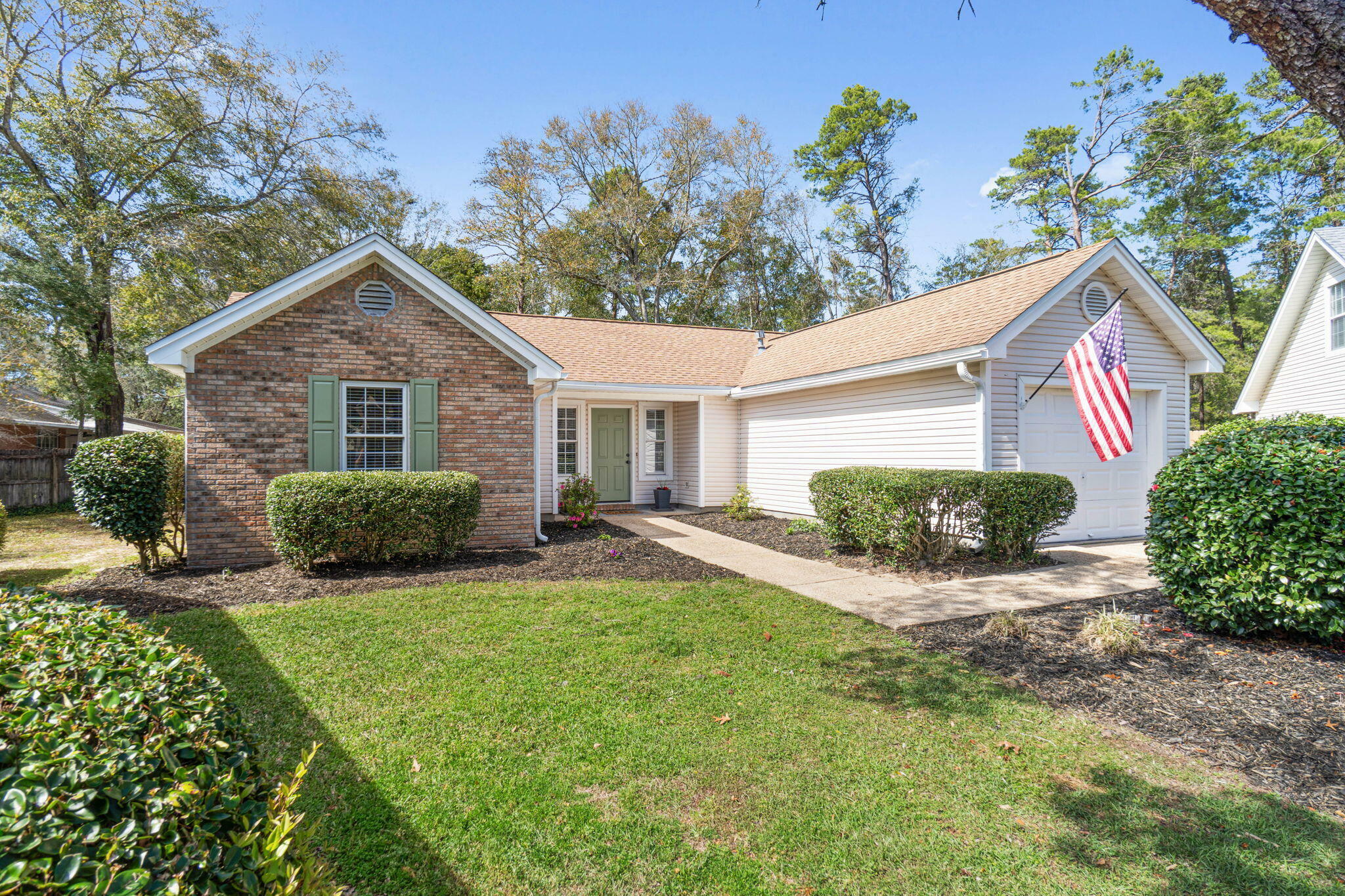 Property Photo: 137 Parkwood Drive FL 32578