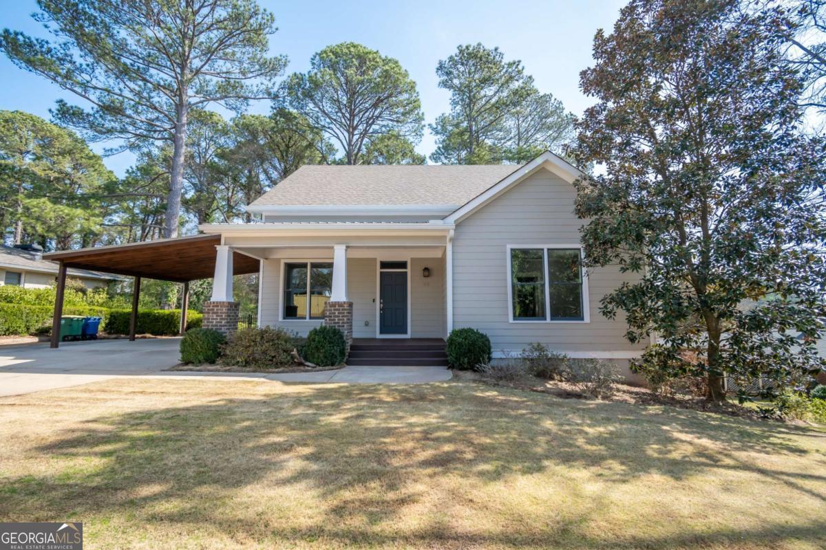 Property Photo: 215 Chapman Place GA 30606