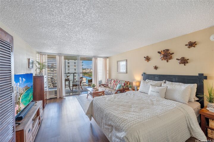 445 Seaside Avenue 1208  Honolulu HI 96815 photo