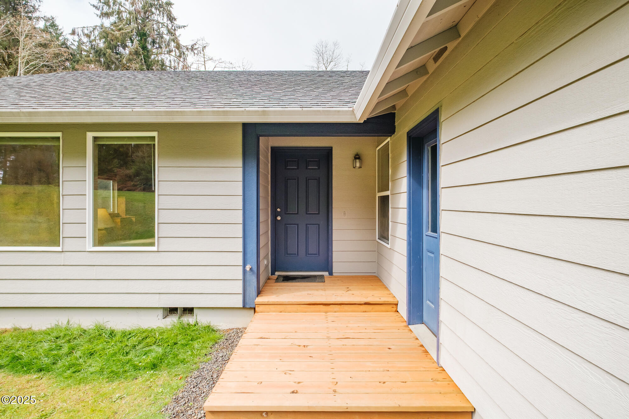 Property Photo: 2261 NE Valley Ridge Drive OR 97365
