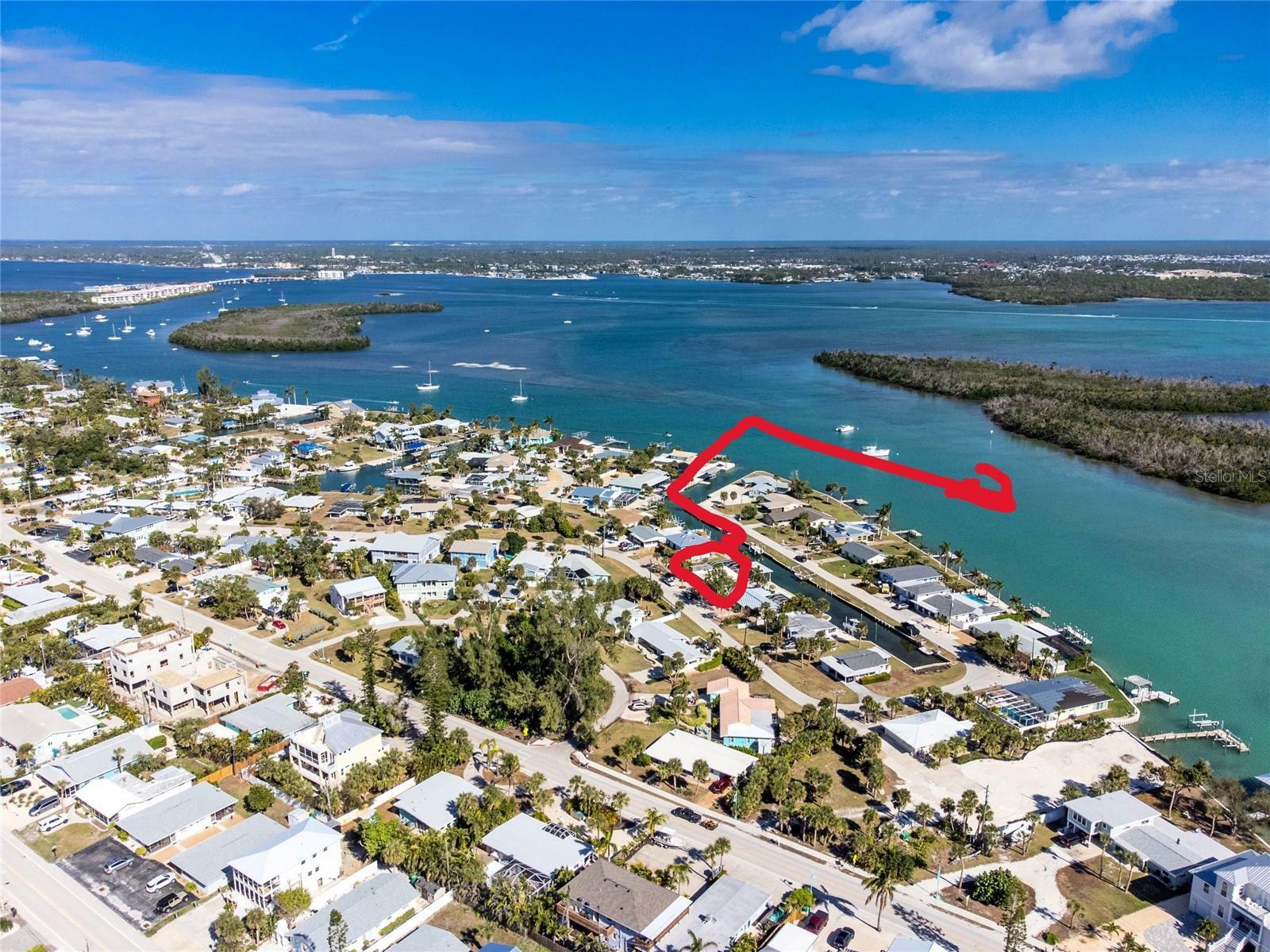 Property Photo: 1285 Holiday Drive FL 34223