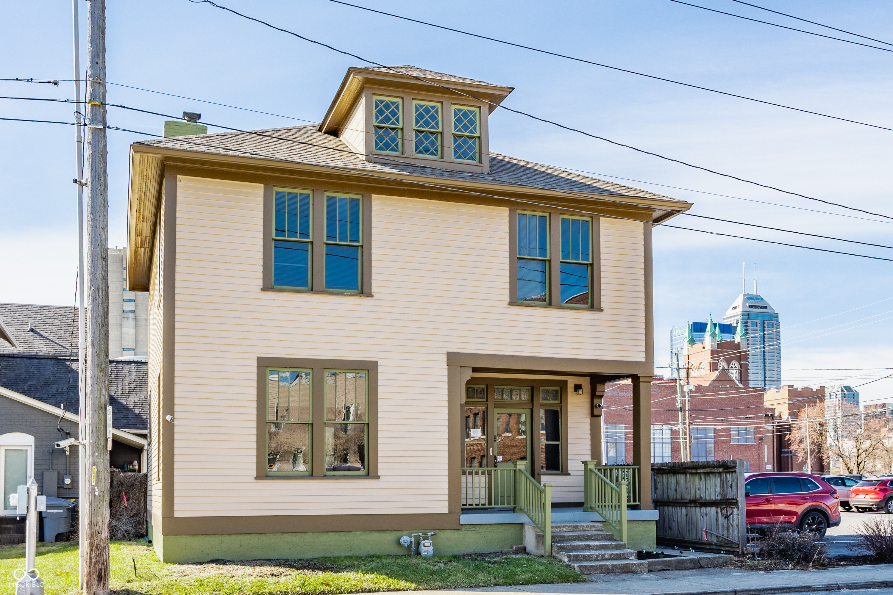 Property Photo: 425 E Walnut Street IN 46202