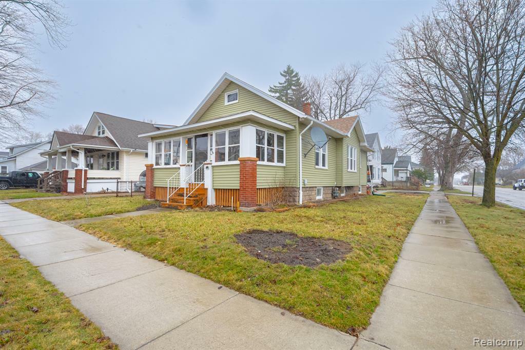 Property Photo: 520 13th Street MI 48060 4332