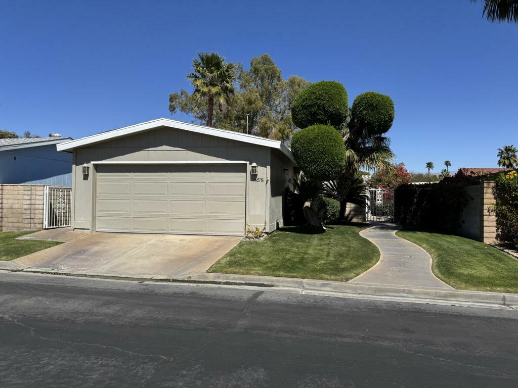 Property Photo: 74678 Gaucho Way CA 92276