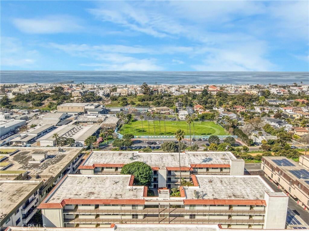 Property Photo: 1720 Ardmore Avenue 213 CA 90254