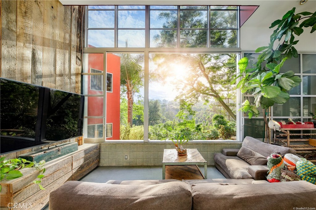 Property Photo: 2893 Paseo Del Sol CA 92025