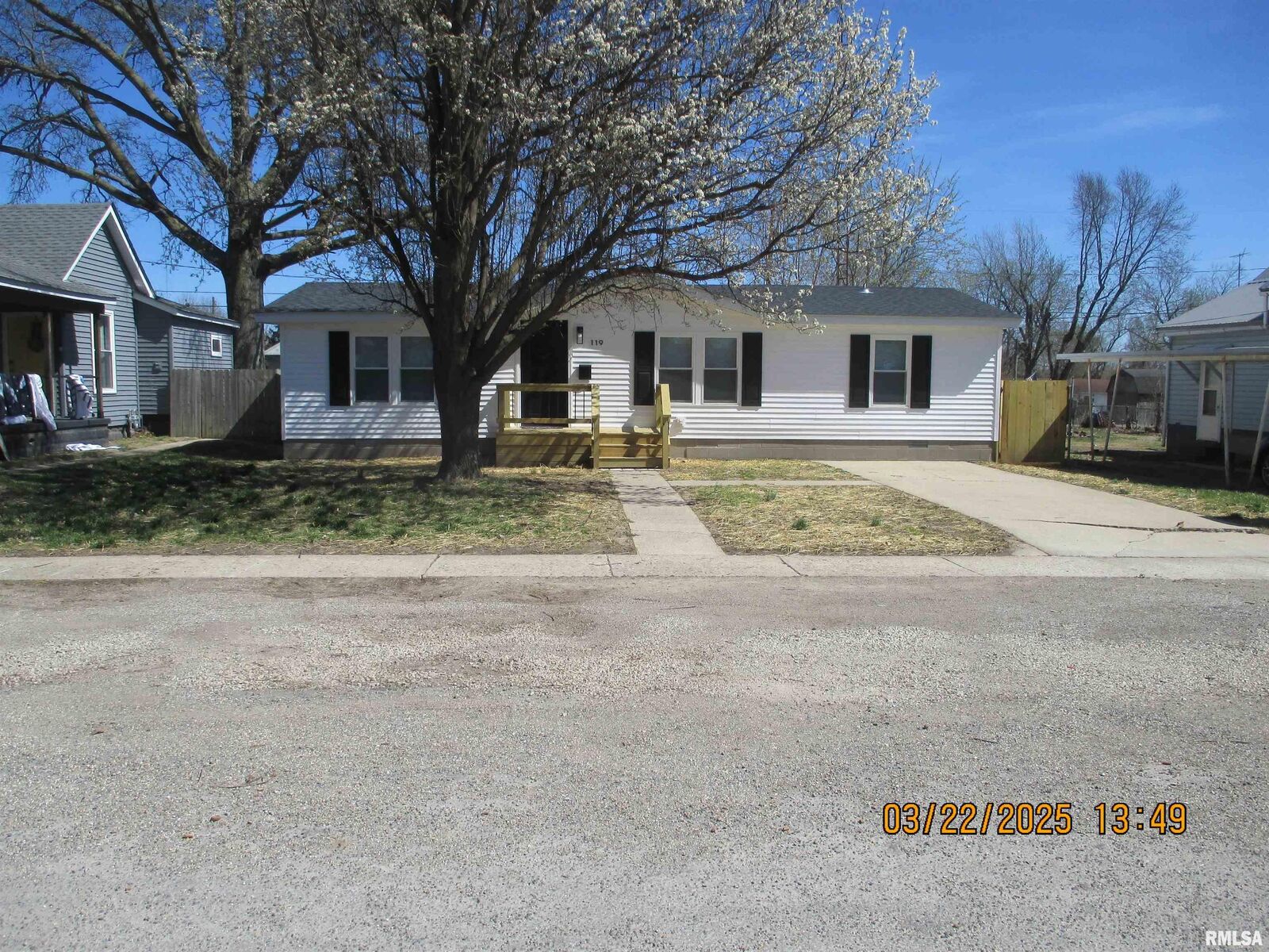 Property Photo: 119 N Douglas Street IL 62801