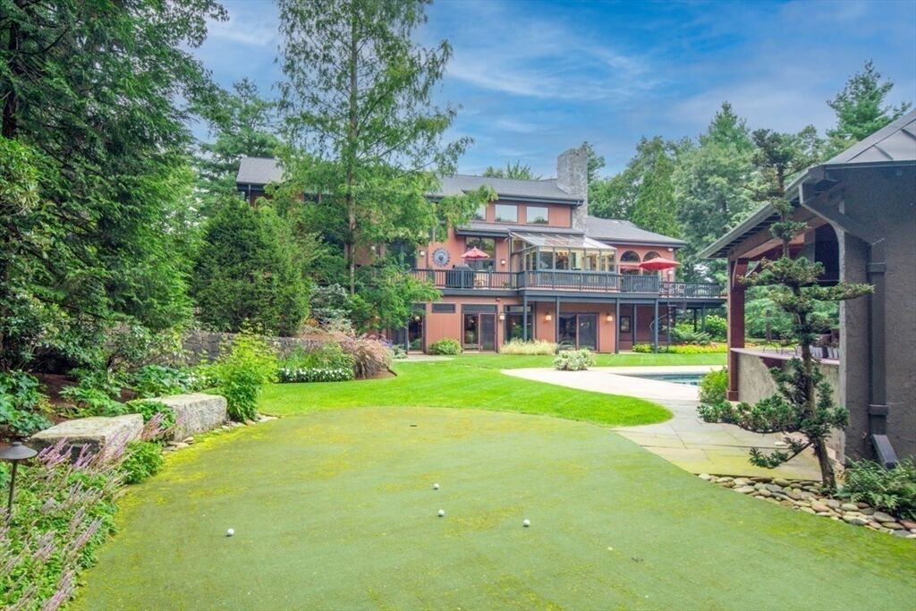 Property Photo: 6 Mountain View Dr MA 01701