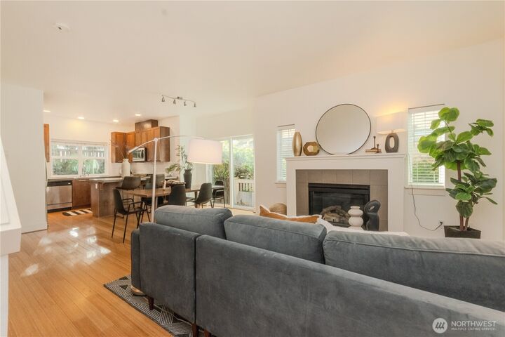 Property Photo:  5913  31st Avenue SW  WA 98126 