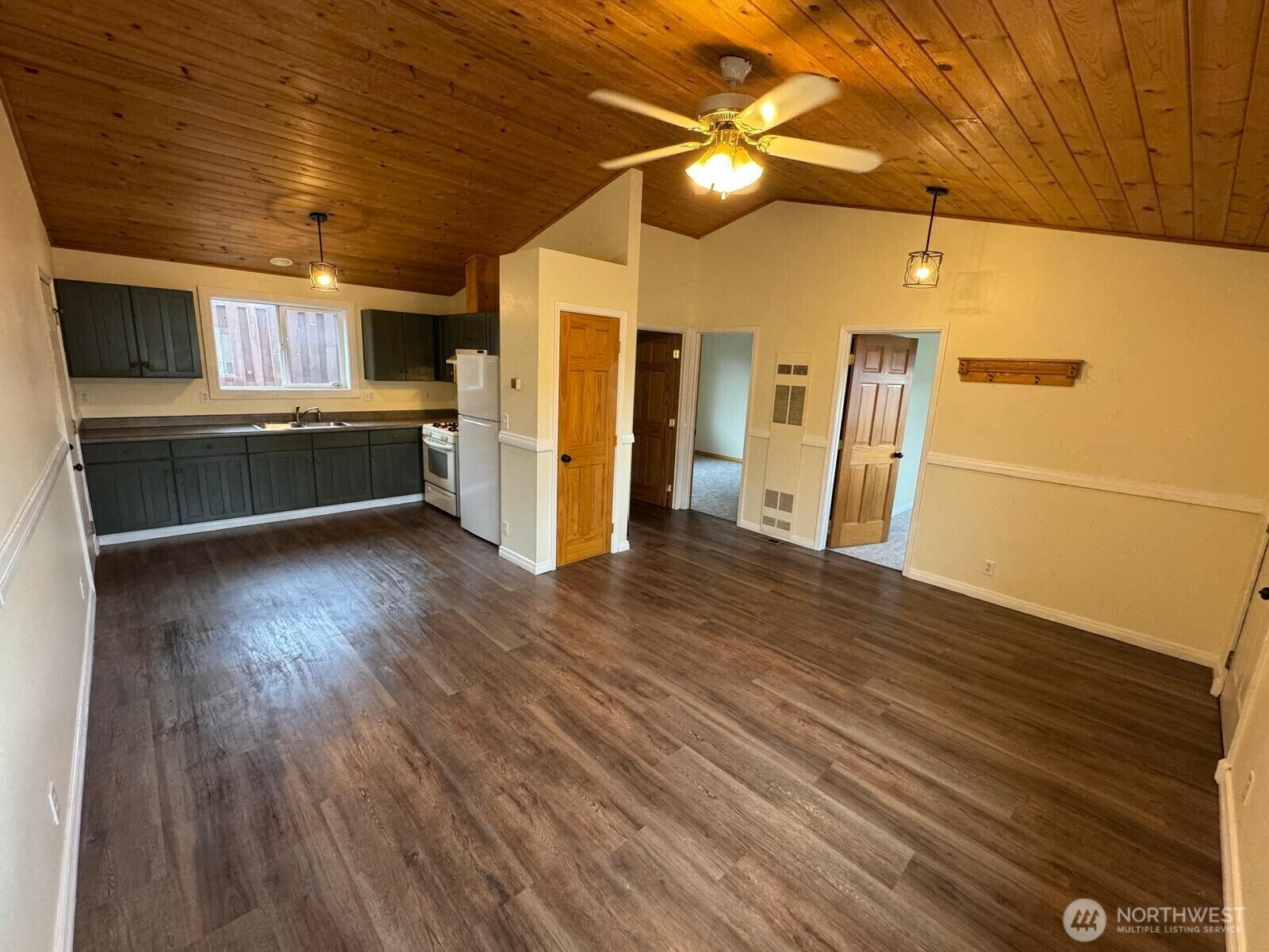 Property Photo: 475 SE Barrington Drive D WA 98277