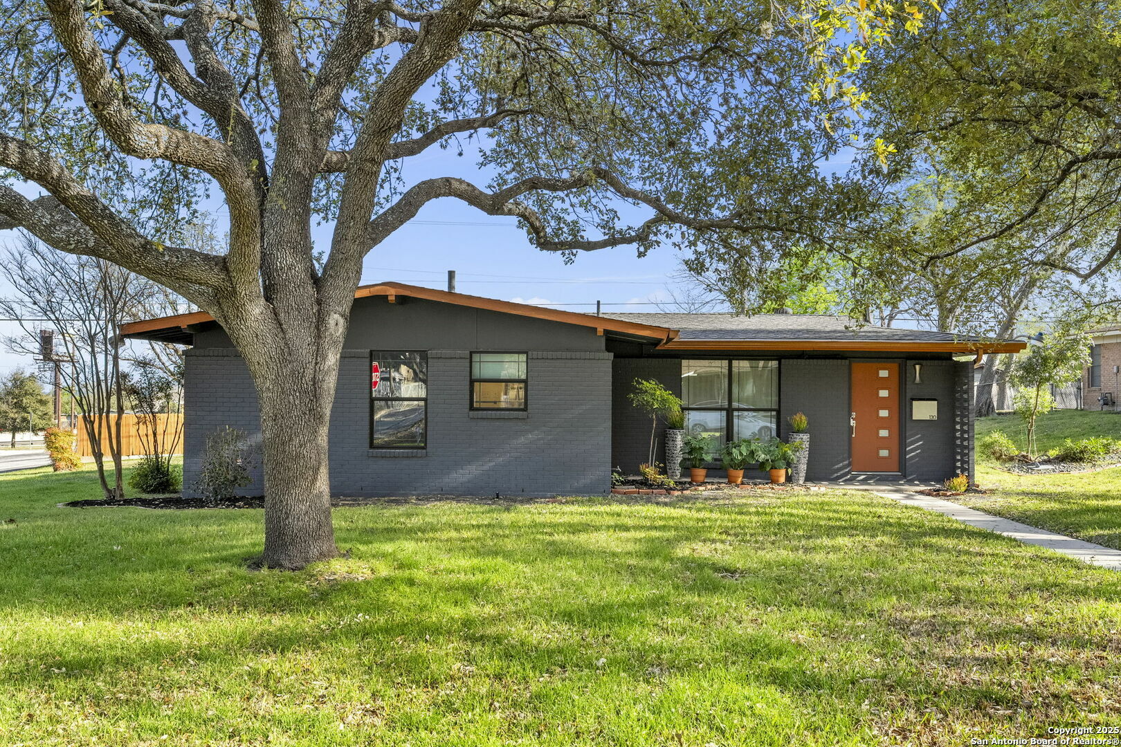 Property Photo: 130 Northaven Dr. TX 78229