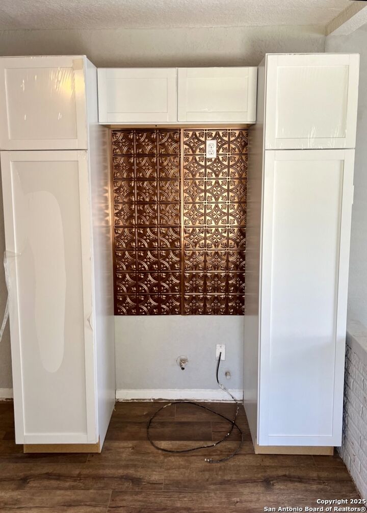 Property Photo:  116 Ricardo  TX 78237 