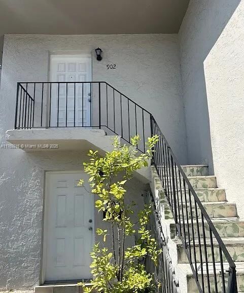 Property Photo: 902 NW 7th Ct 902 FL 33136