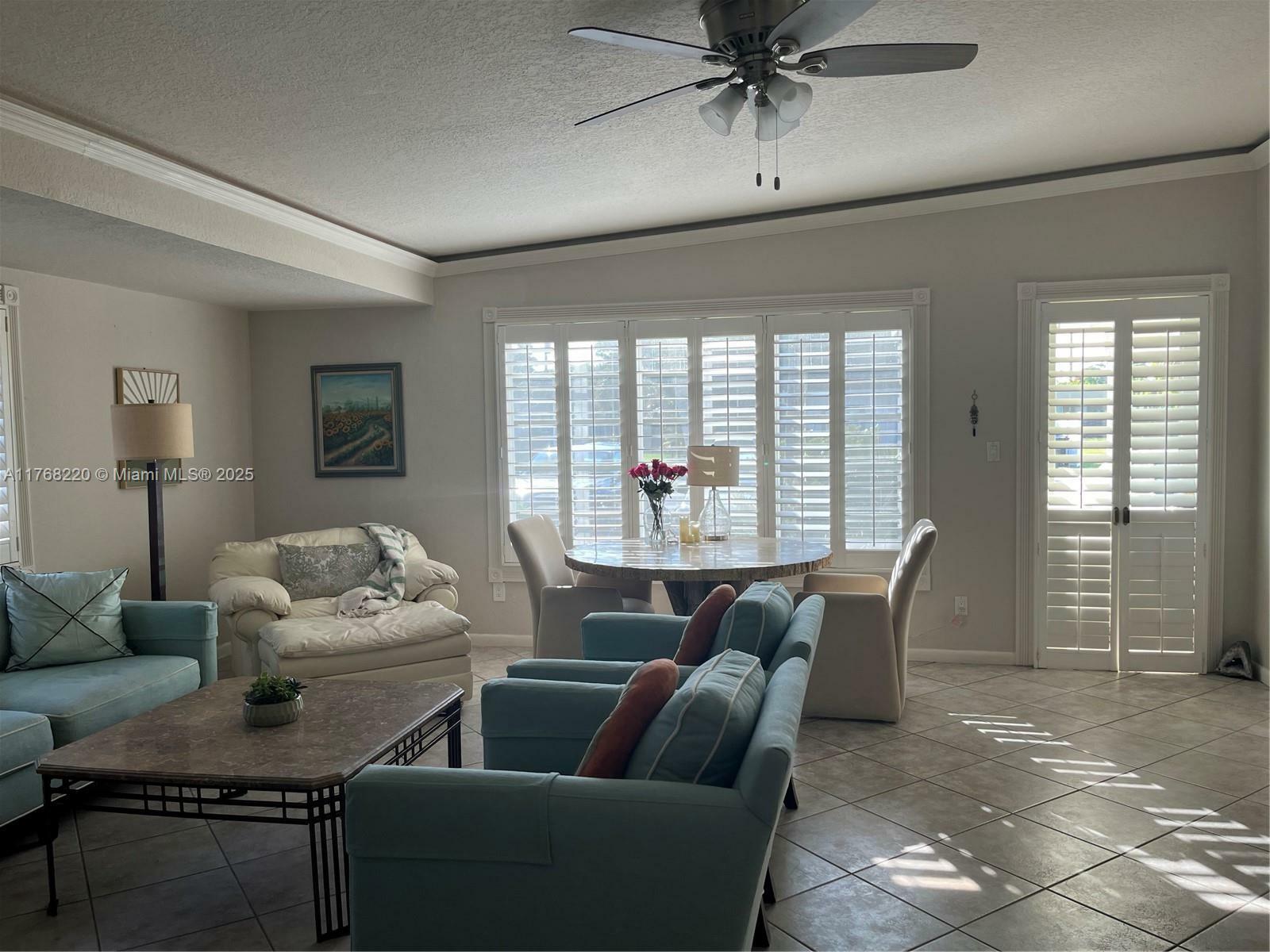 Property Photo: 1040 NE 16th Ave FL 33304