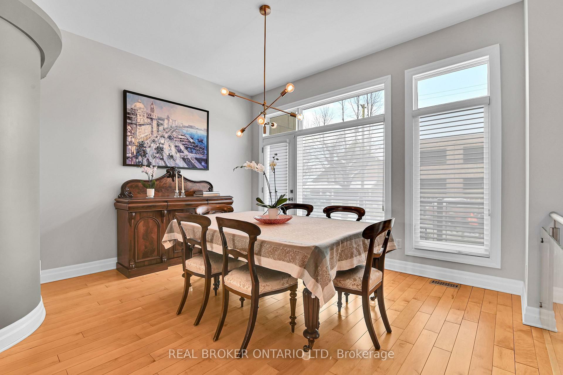 Property Photo: 190 Hopewell Avenue ON K1Z 2Z5