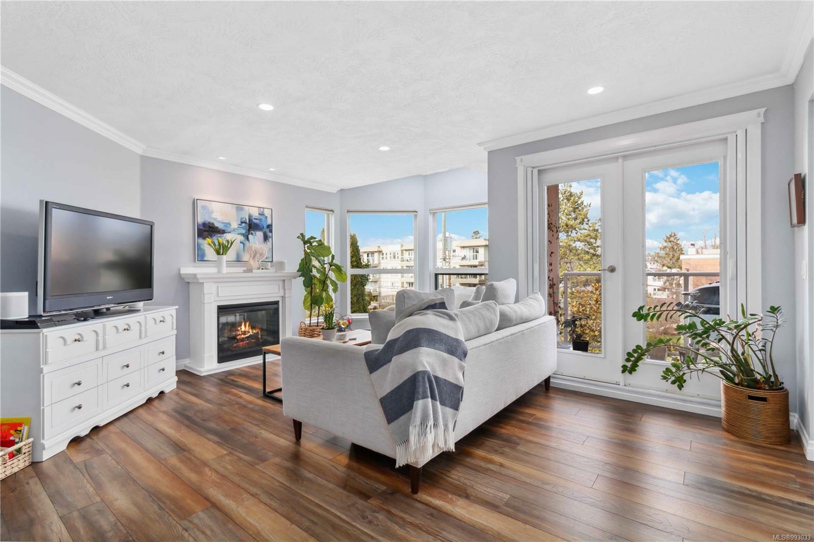 Property Photo: 1519 Hillside Ave 401 BC V8T 2C1