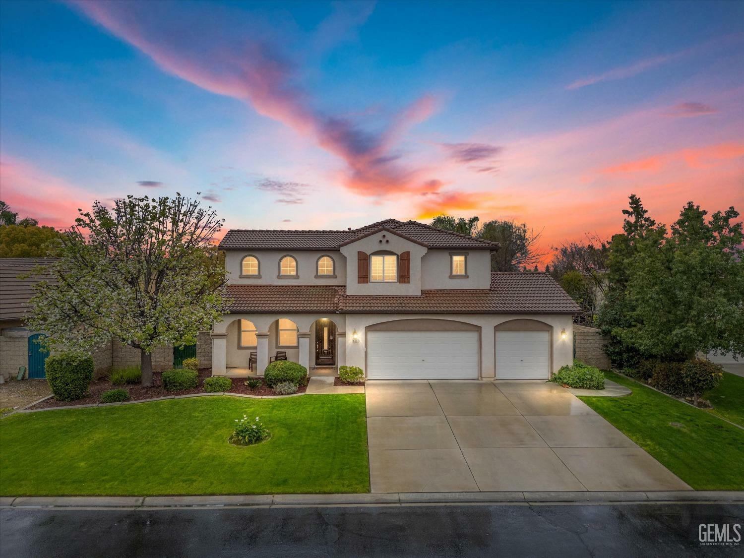Property Photo: 9213 Elizabeth Grove Court CA 93312