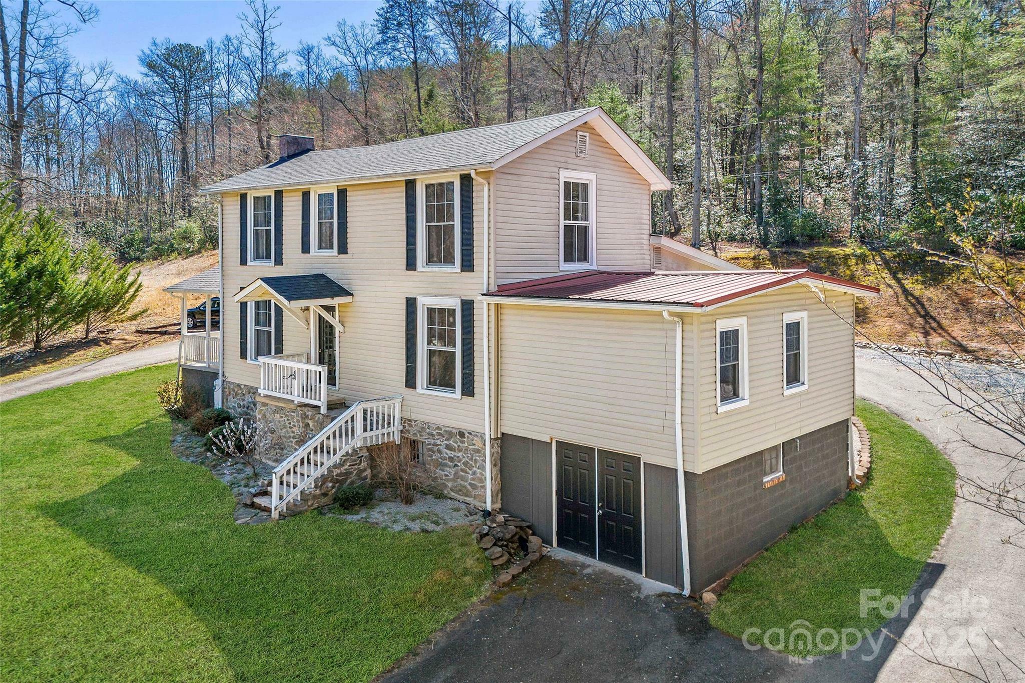 Property Photo: 59 W Poplar Drive NC 28752