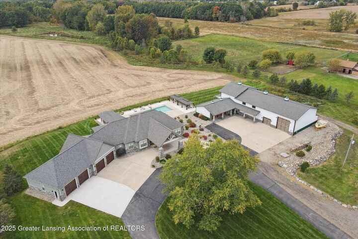9285 Guinea Road  Grand Ledge MI 48837 photo
