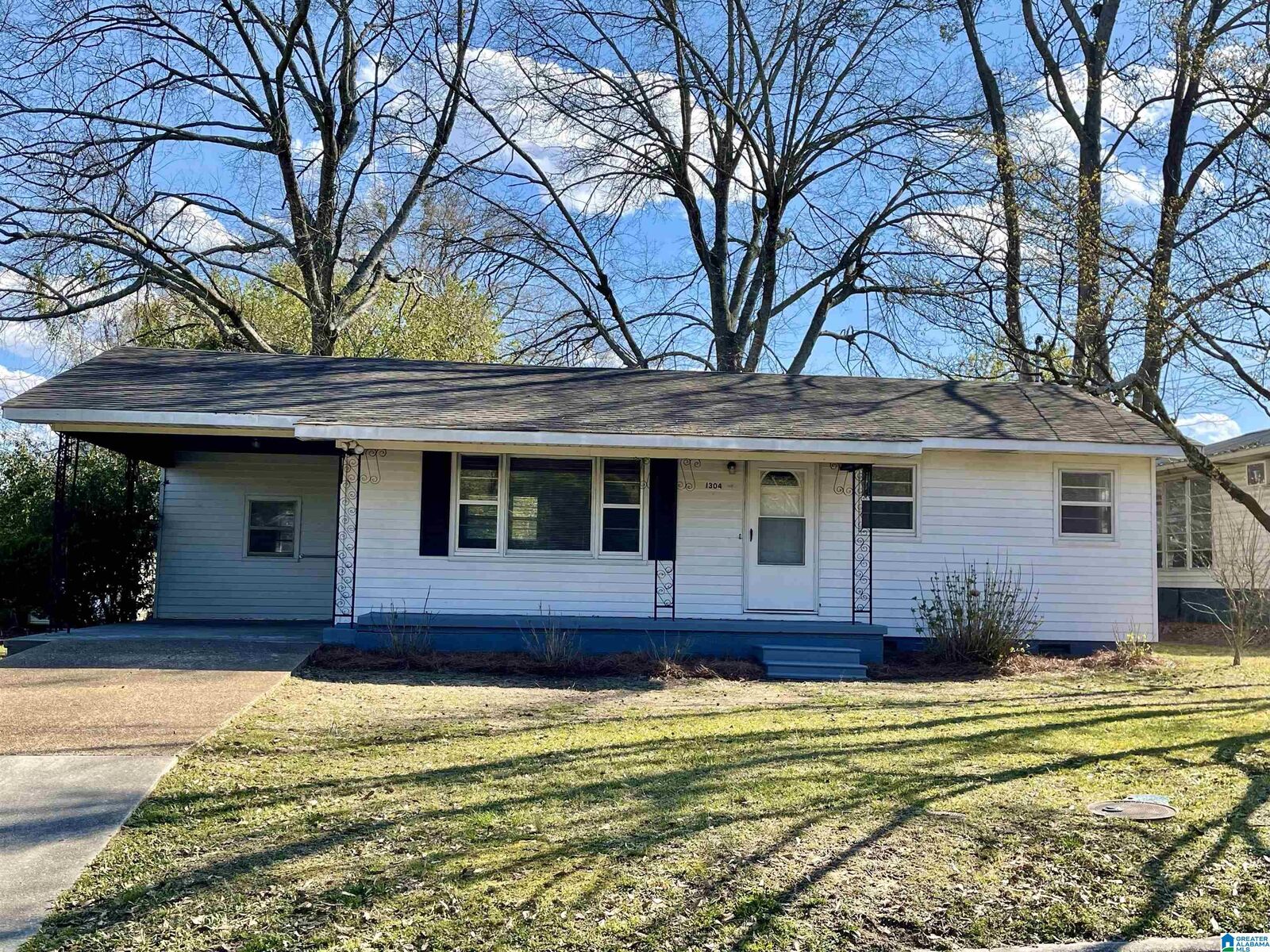 Property Photo: 1304 12th Street AL 35055