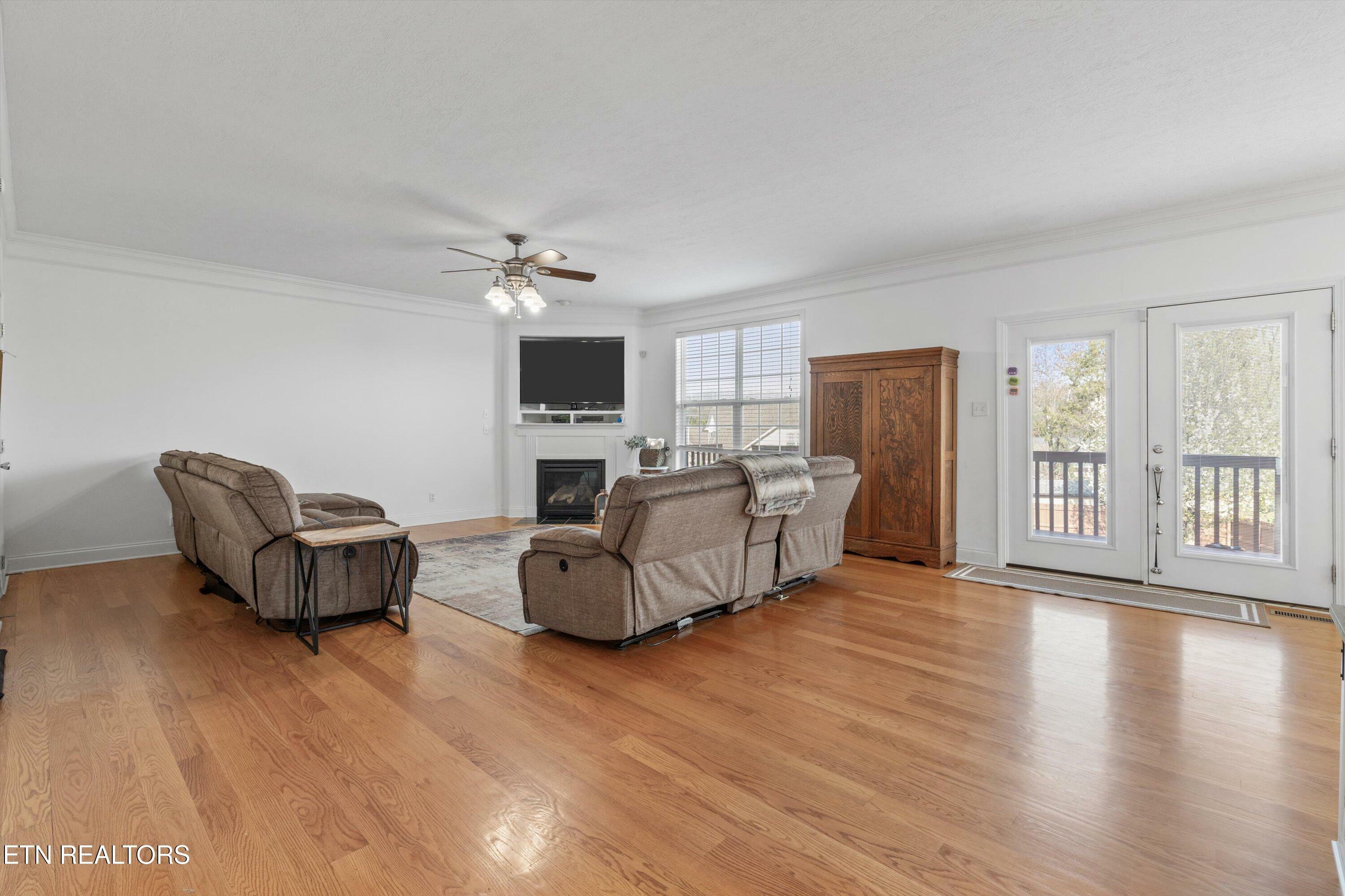Property Photo: 628 W Glenview Drive TN 37771