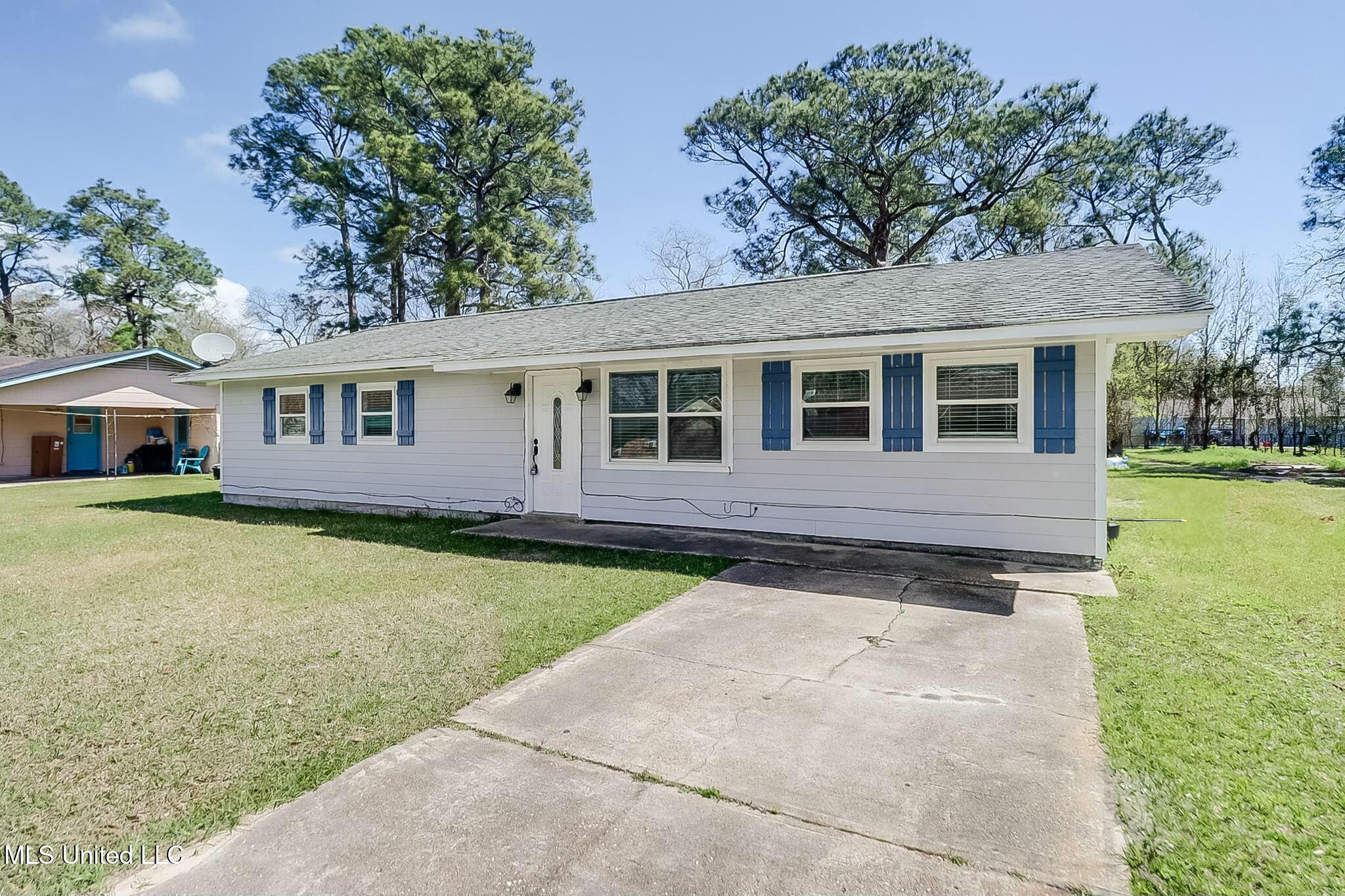6608 Columbus Circle  Ocean Springs MS 39564 photo
